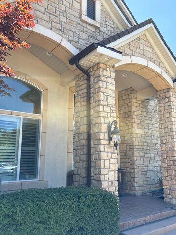 Seamless Brown Gutters...