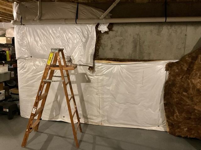 Signs of water entering the basement through the foundation Walls