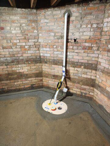 The TripleSafe system offers three levels of pumping protection to handle varying water volumes and power outages. It delivers dependable performance during heavy storms to keep the basement dry.