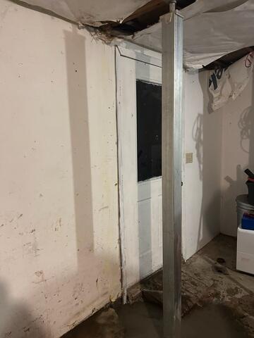SmartJack® Support System
The SmartJack Support System is engineered with heavy-duty, galvanized steel components designed to resist rust and corrosion. Installed on a properly prepared footing, the SmartJack was precisely adjusted to provide reliable, long-term support for the structure above. Its adjustable design enables accurate load transfer and reliable performance over time.