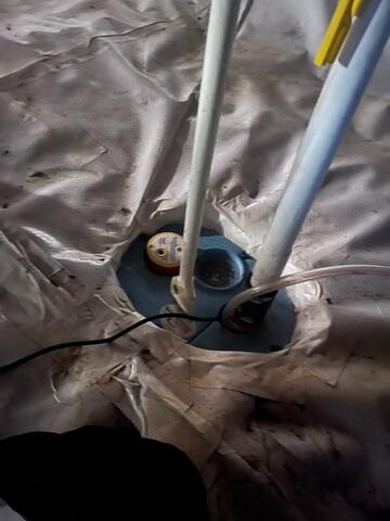 SmartSump was installed to pump out moisture from the crawl space, keeping it safe from the foundation.