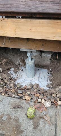 Smartjack installation with a secured base.