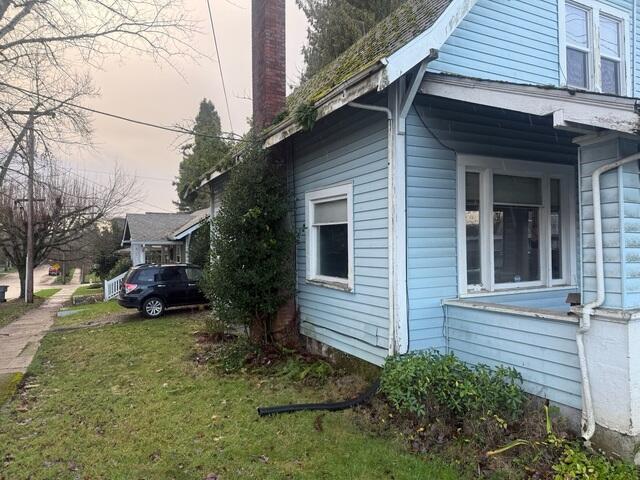 The front right corner of this homes foundation had begun to settle.