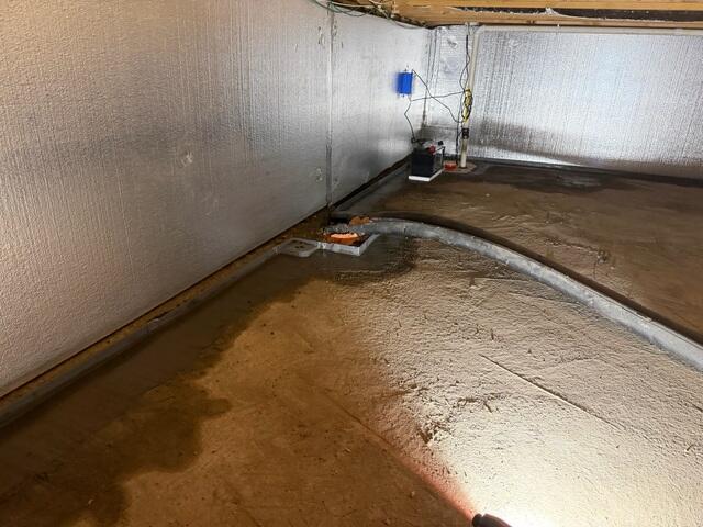 Fully insulated crawlspace with SilverGlo