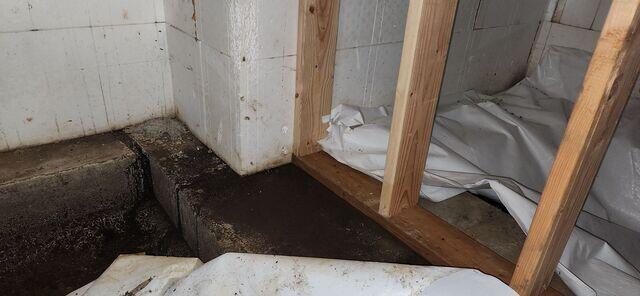 Improperly installed vapor barrier allowing water to enter and cause damage.