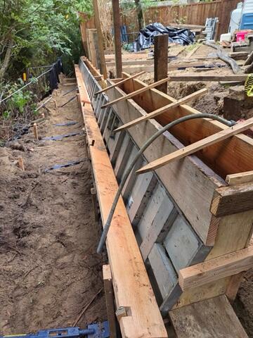 Retaining Wall Form - ready to pour!