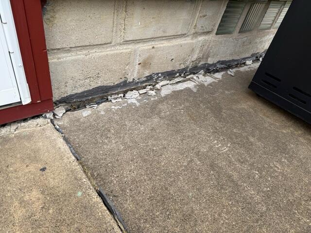 A close up of how far the slabs have sunken