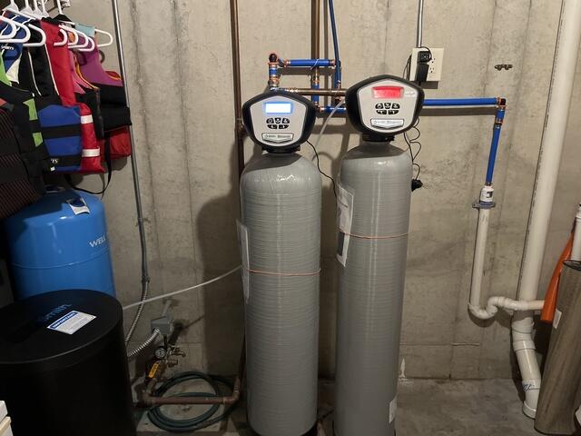 LEFT: Iron Filter
RIGHT: Water Softener