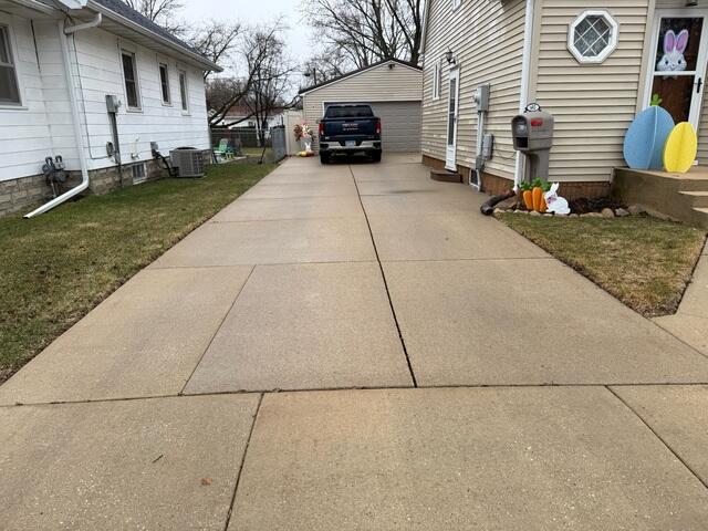 The driveway before our crew installed PolyLevel and NexusPro