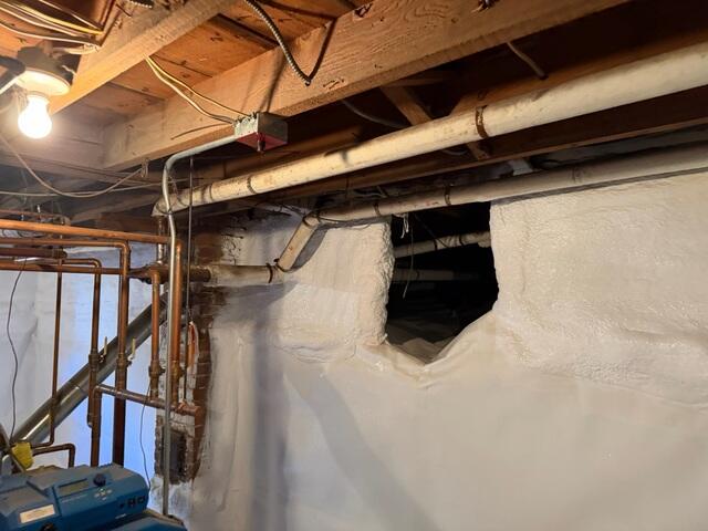 The completed clean space encapsulation system in Nelson, New Hampshire, provides a healthier environment for the homeowner.