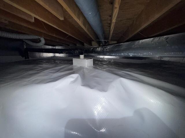 Our crew encapsulated the crawl space to seal out moisture, dirt, mold, and pests. This creates a healthy environment that benefits the air quality in the rest of the home as well.