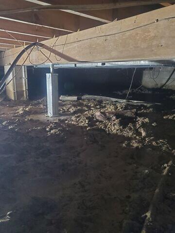 Our SmartJack system stabilizes crawl space floor joists and provides lift to the floors above.