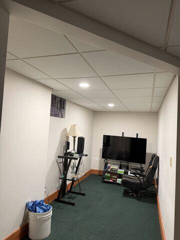 Consistent ceiling finish from room to room.