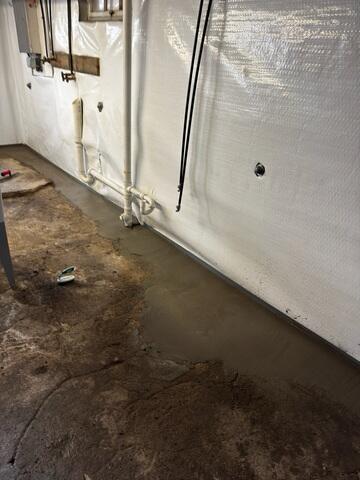 During: Our Foreman, Roel, and his crew traveled to the home to begin the installation.