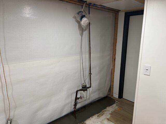 CleanSpace Wall System
CleanSpace helps direct wall seepage down into the drainage system while giving the wall a cleaner, brighter appearance.