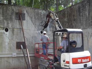 Installing top row of tiebacks; bottom waler complete