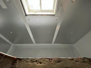 SilverGlo Wall insulation regulates the temperature of the crawl space and doesn't deteriorate over time.