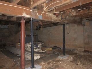 Crawl Space in need of Smart jacks to hold up the floors above