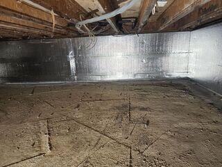 Installed to create a moisture-resistant thermal barrier, our SilverGlo Insulation Panels help prevent condensation while improving energy efficiency. By insulating the crawl space walls, these panels reduce humidity levels that contribute to water-related damage and mold growth.