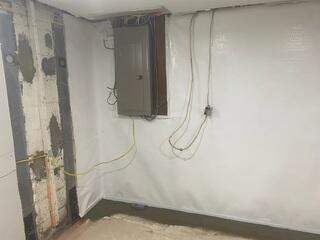 Full installed system with Clean Space vapor barrier