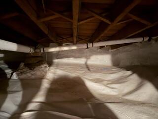 CleanSpace crawl space encapsulation system
Full vapor barrier coverage across the crawl space floor
Encapsulation along the crawl space perimeter surfaces
Closed-cell spray foam insulation along the rim joists