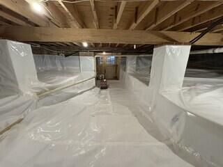 Clean, dry crawlspace