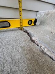 A close up on how much the slab had sunken