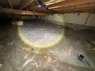 Crawl Space Encapsulation and Humidity Control in Woodstock, VT | Matt Clar...