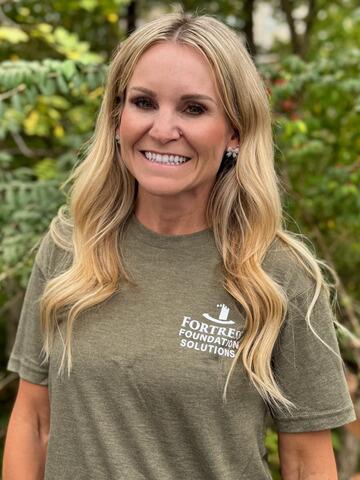 Hollie - profile image