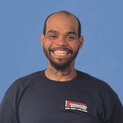 Luis R - profile image