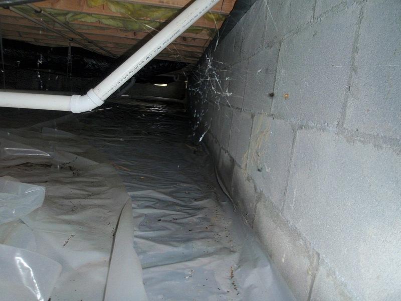 Crawl Space Repair Wet and humid crawl space in Lincoln, DE Old
