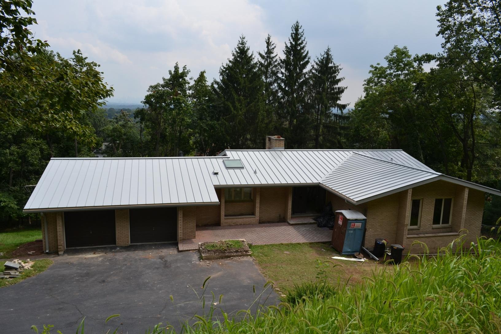 Roof Replacement Contemporary Standing Seam Metal Roofing In New Jersey Contemporary Metal Roof Installation In Montclair Nj