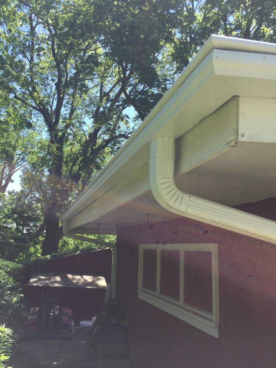 Leafguard Gutters & Downspouts Gutter System Installed on Bellevue