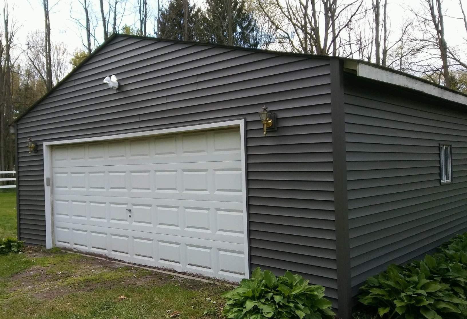 Siding Siding Replacement in Adrian, MI Front of the garage