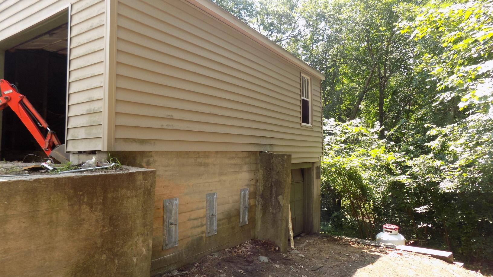 GeoLock Anchors for Leaning Concrete Walls Hudson, NH Full View of