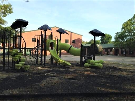 Fencing Community Center Receives Brand New Playground