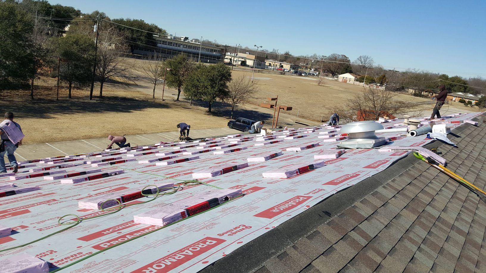 Roof Loading Shingles for a Dallas Roof Replacement Weight Distribution