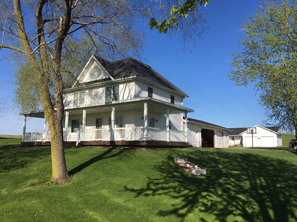 Siding Updated Country Home in Cross Plains, WI Farm Siding Updated Country Home in Cross Plains, WI Farm
