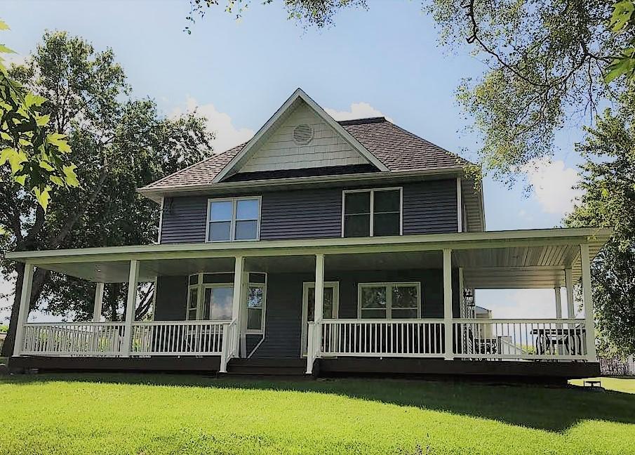 Siding Updated Country Home in Cross Plains, WI After