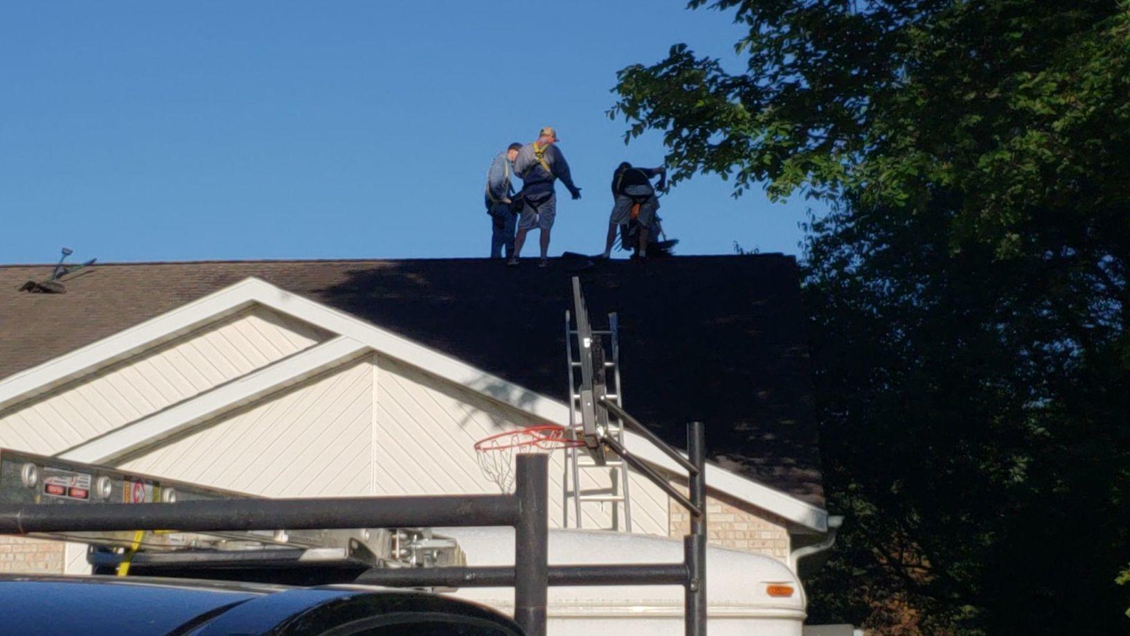 Roof Replacement in Machesney Park, IL Shingle Removal