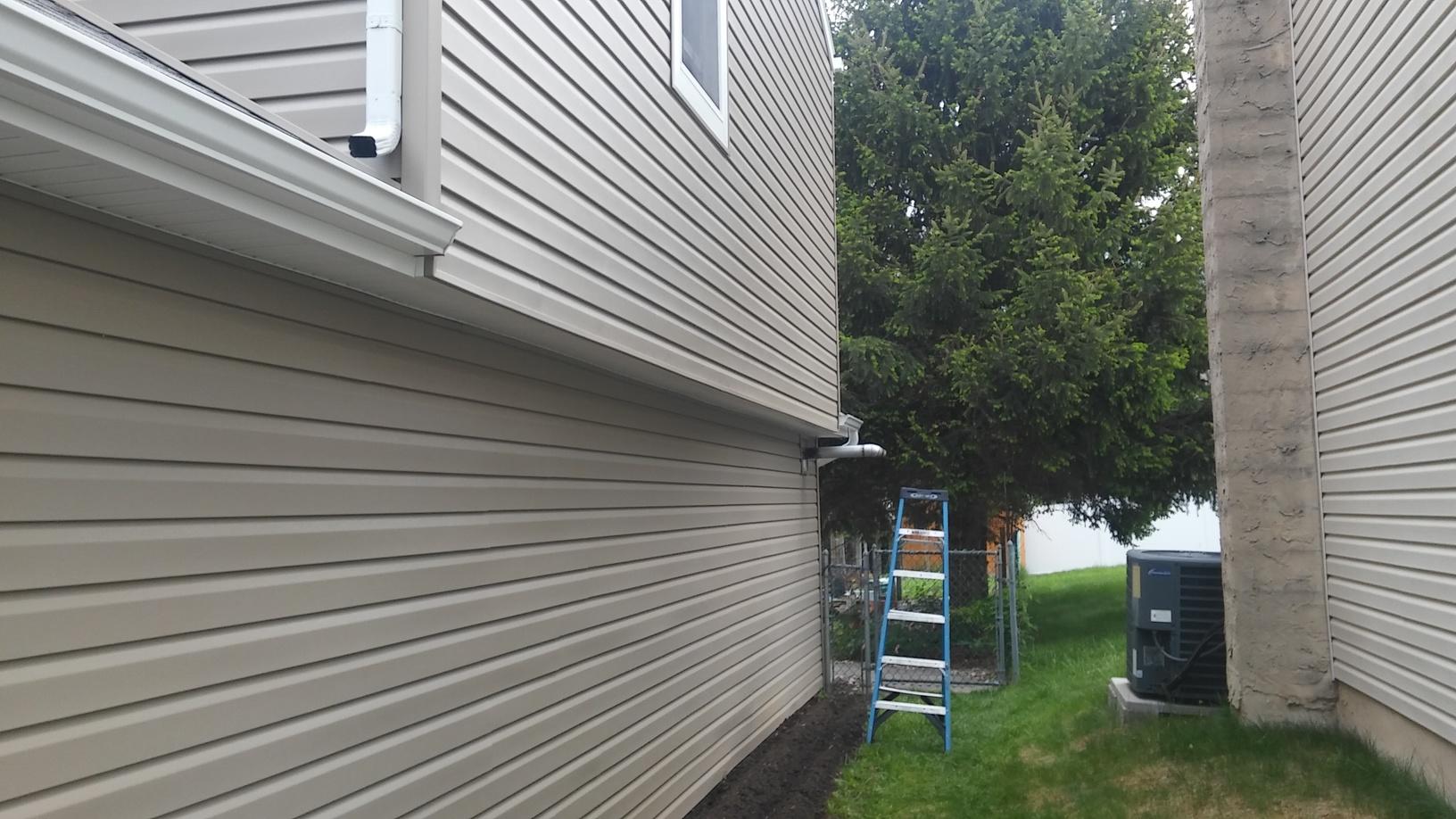 Siding Colonial Ivory Globaltech Insulated Vinyl And Provia Osage Ledgestone Stone Siding Installation In Horsham Pa Colonial Ivory Globaltech Insulated Vinyl Siding Installation In Pa