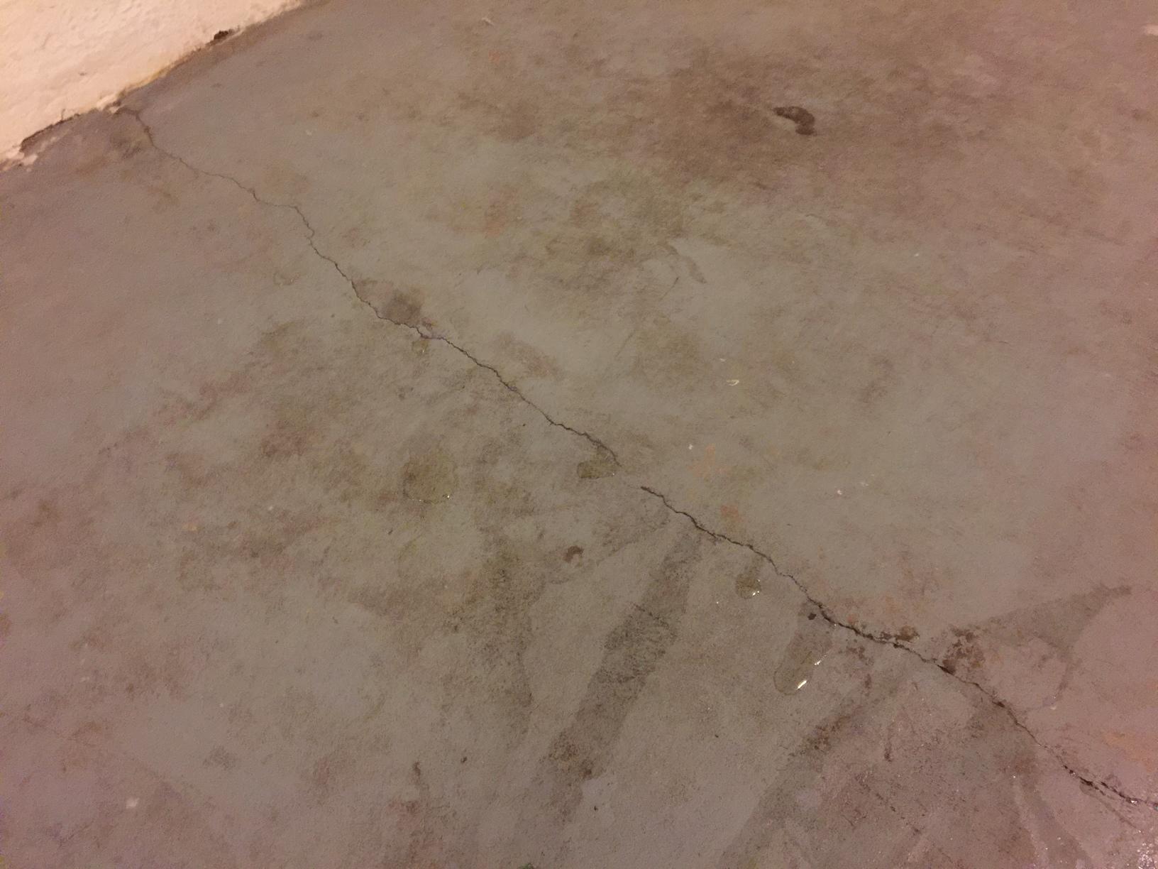 Basement Waterproofing Leaking Floor Crack in Collinsville, IL