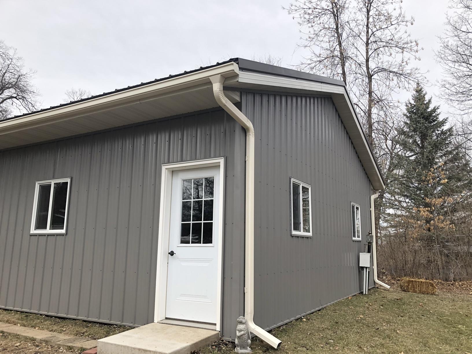 Leafguard Gutters Of St Cloud Gutter Installation Leafguard Rainpro Gutters In Litchfield Minnesota