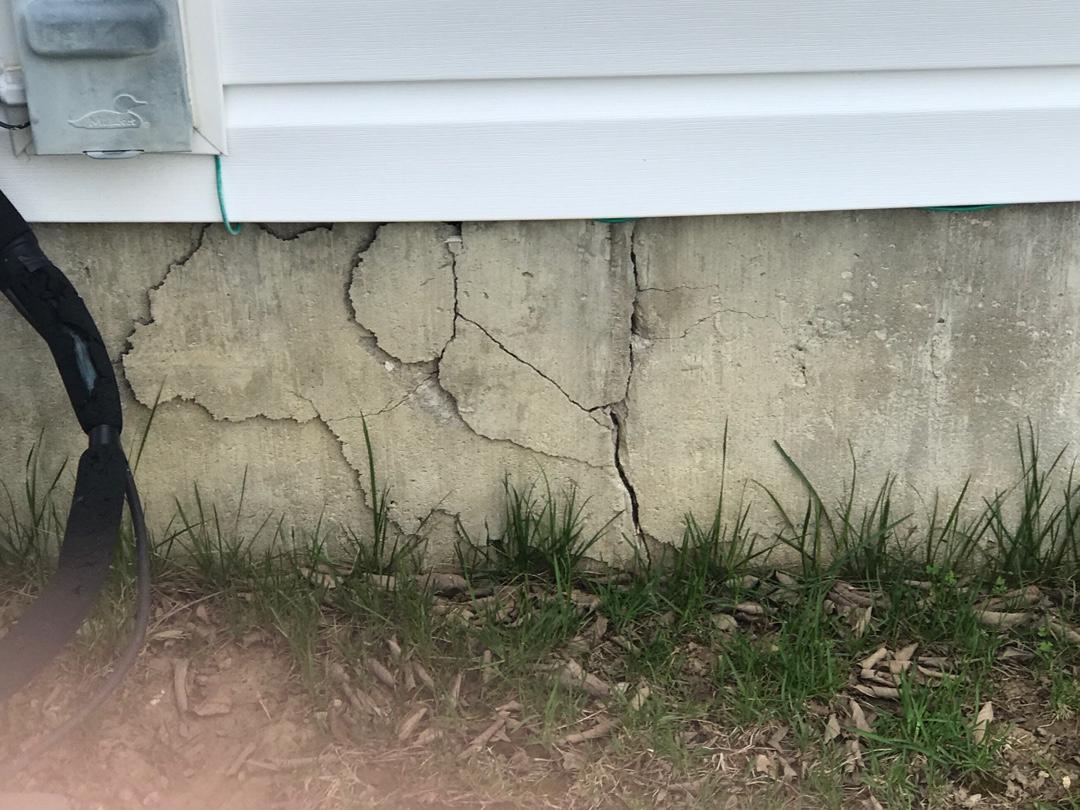 Foundation Repair Wall Support in Wentzville, MO Signs of