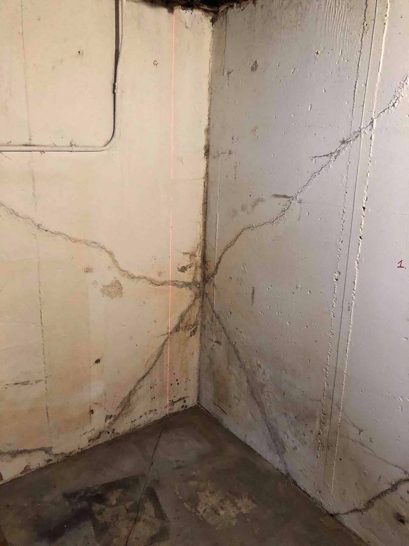 Foundation Repair PowerBrace Installed in Saint Louis, MO Cracked