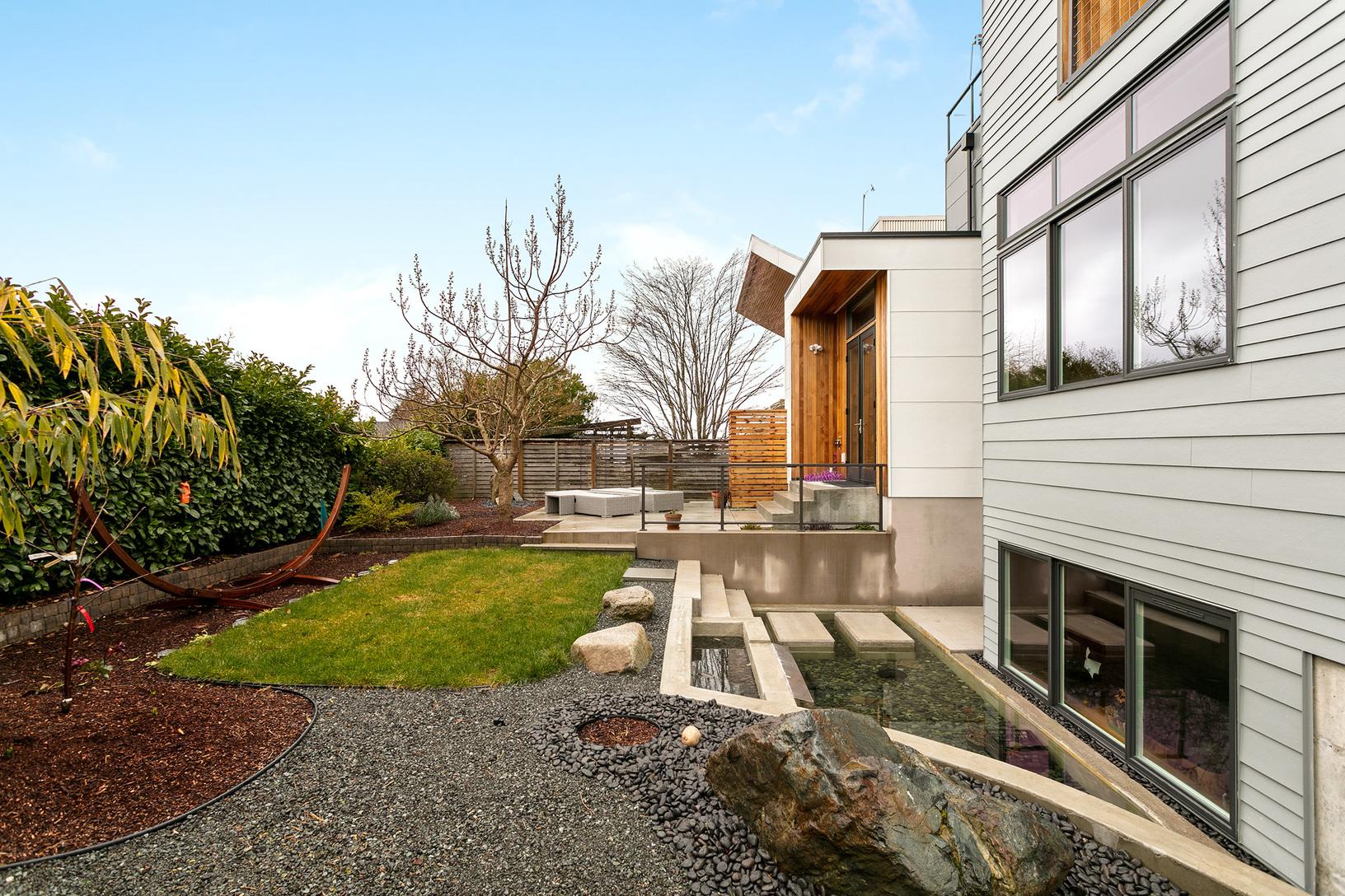 Siding Modern Mixed Material in Seattle Smooth James Siding Modern Mixed Material in Seattle Smooth James