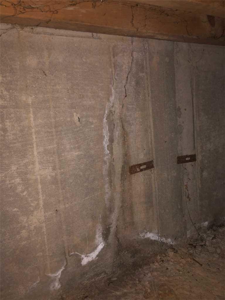 Dyer, Indiana SilverGlo Insulation Hairline Crack