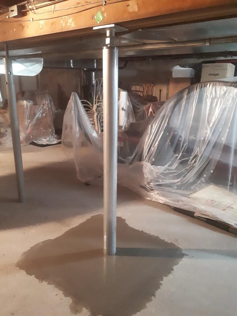 Foundation Repair House jacks in Eden, on Adjustable support