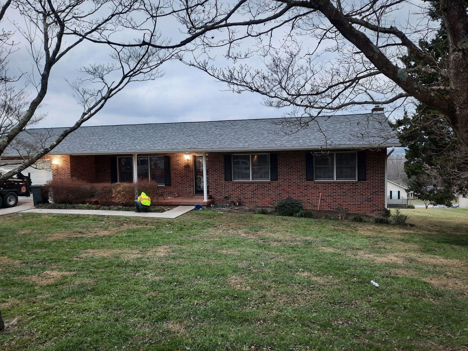Jacksboro, TN Home Gets a New and Improved Roof New Roof