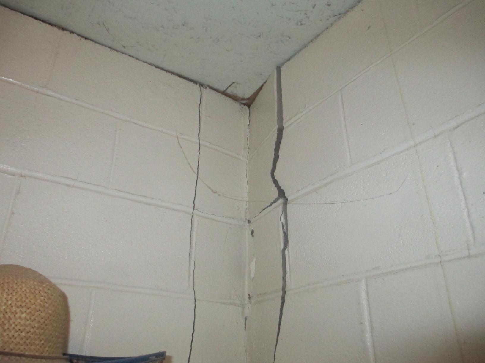 Foundation Repair Wall Anchors in Savannah Cracks in Corners